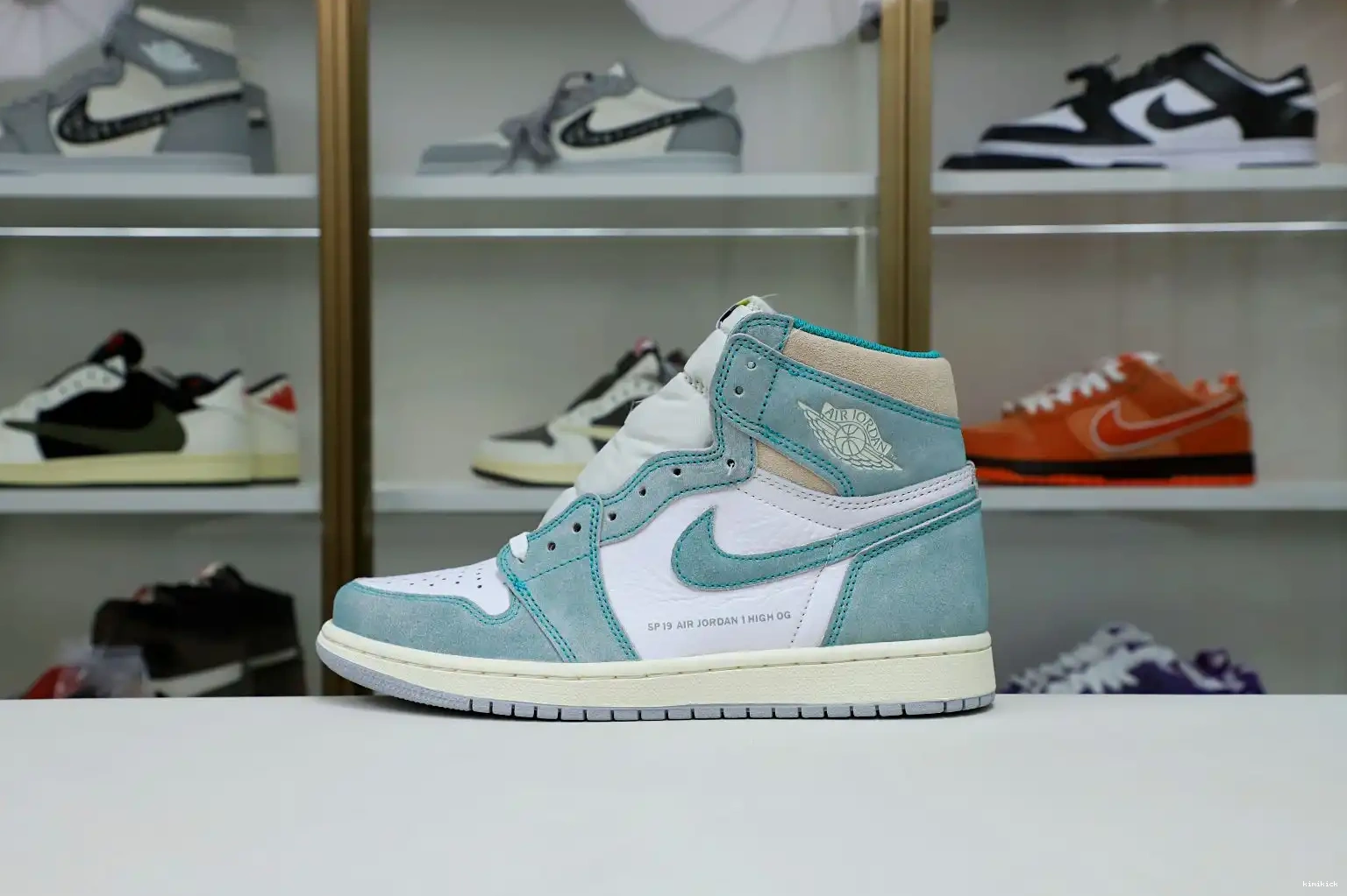 HIGH JORDAN RETRO 1 'TURBO GREEN' Kimikick OG AIR 0518